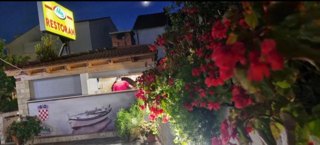 Apartments Ars Vivendi Trogir Eksteriør bilde